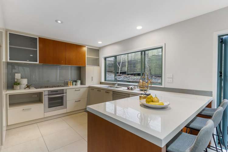 10 Margaret Henry Crescent Oteha_8