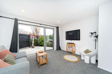 49B Escort Grove_2