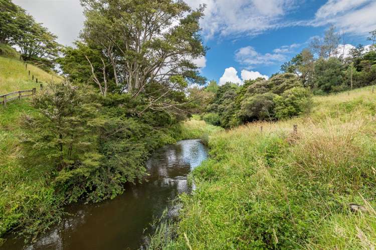 73 Haruru Road Tahekeroa_21