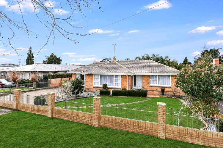 740 River Road Chartwell_19