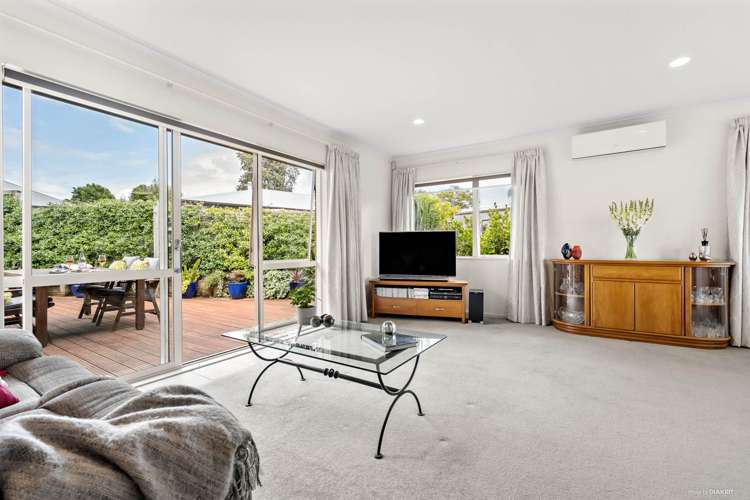 9 Glesan Place Beachlands_1