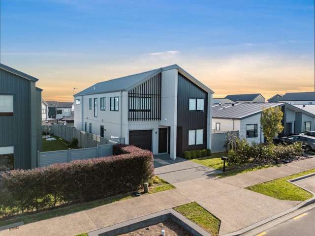 Spacious 5 Bedroom Family Home in Park Green