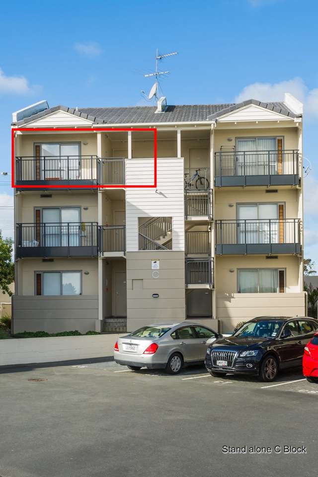 C21/71 Spencer Road Oteha_1
