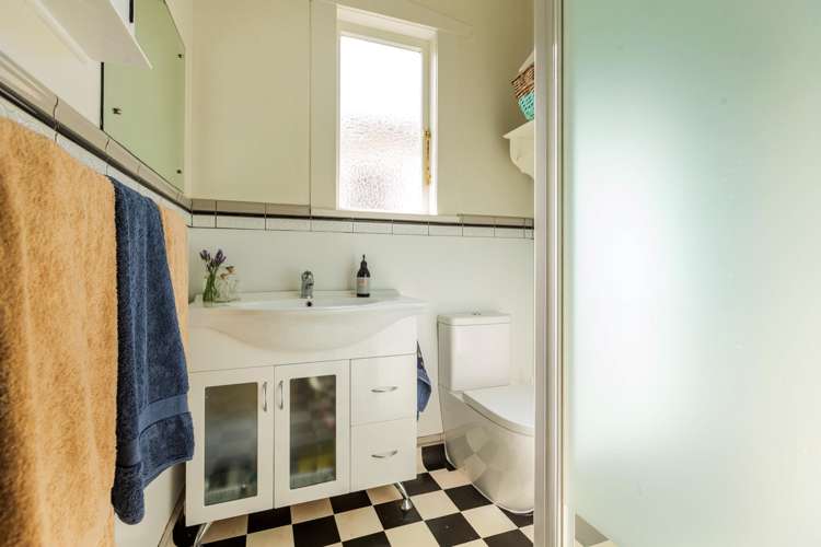 8 Duders Avenue Devonport_16