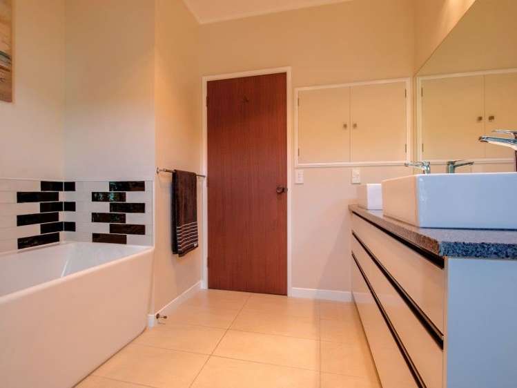 11 Ewan Place Taradale_7