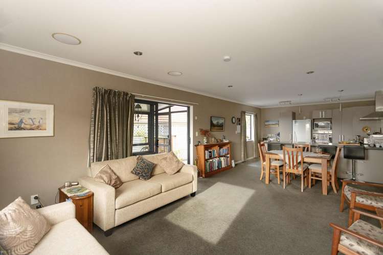 35A Arrow Crescent Holmes Hill_4