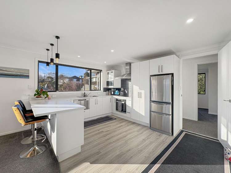 1 Aotea Crescent 10437_1