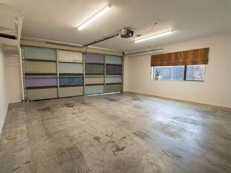 81 Royal Road Massey_18