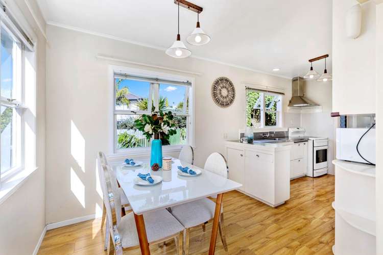 16 Merriefield Avenue Forrest Hill_5