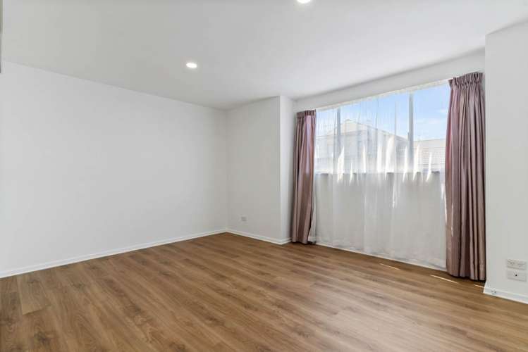 24/14 Ambrico Place New Lynn_10