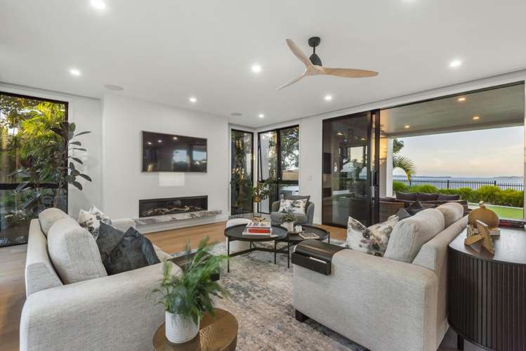 90 Marine Parade Mellons Bay_11