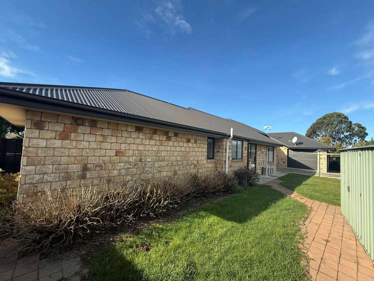 64 Fairfield Way_3