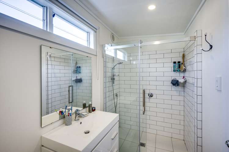 206 Lyndon Road West Hastings_14