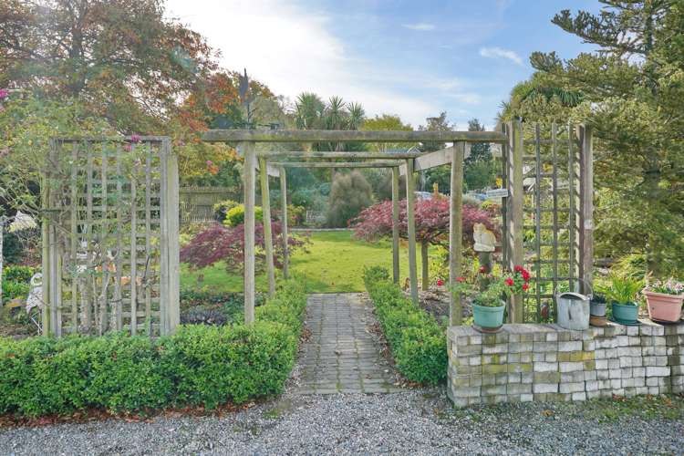 49 Old Main North Road Leithfield_12