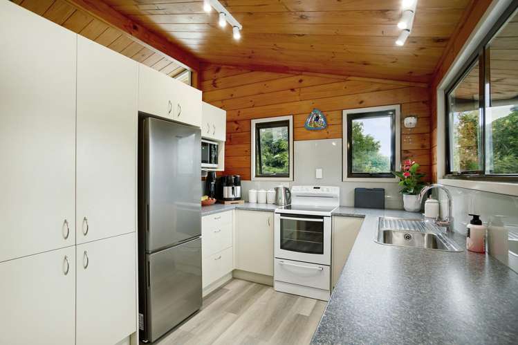 1 Ngahere Street Stokes Valley_8