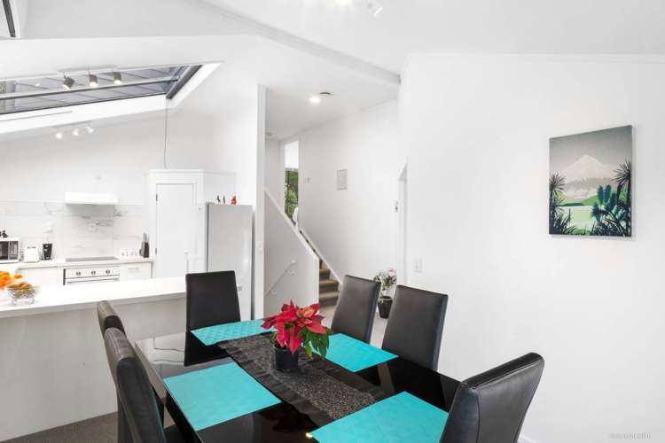 2/685 East Coast Road Browns Bay_10