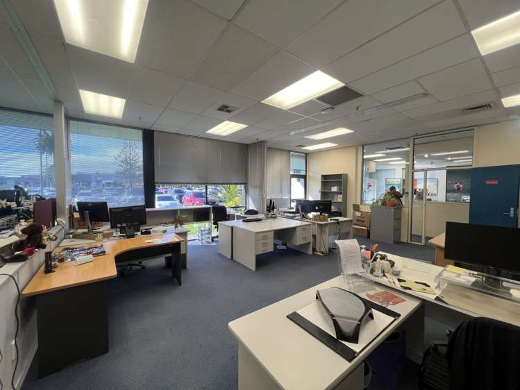 Whole Building/33 Lambie Drive Manukau_2