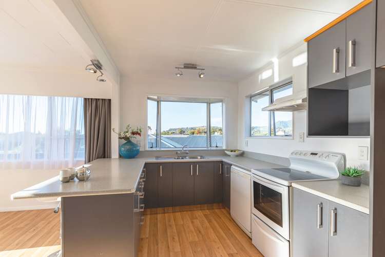 9 Cornwall Place Stoke_7