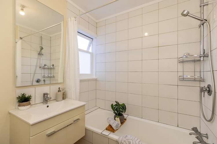 5 Dale Road Raumati South_11
