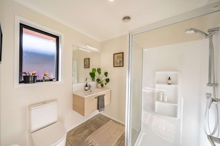 30 Martingale Drive Whitby_13