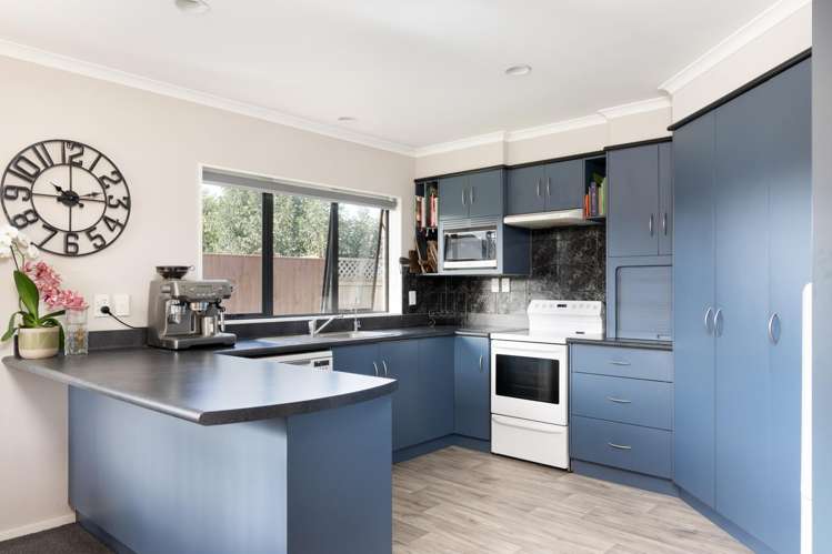 7 Margaret Place Lytton West_5