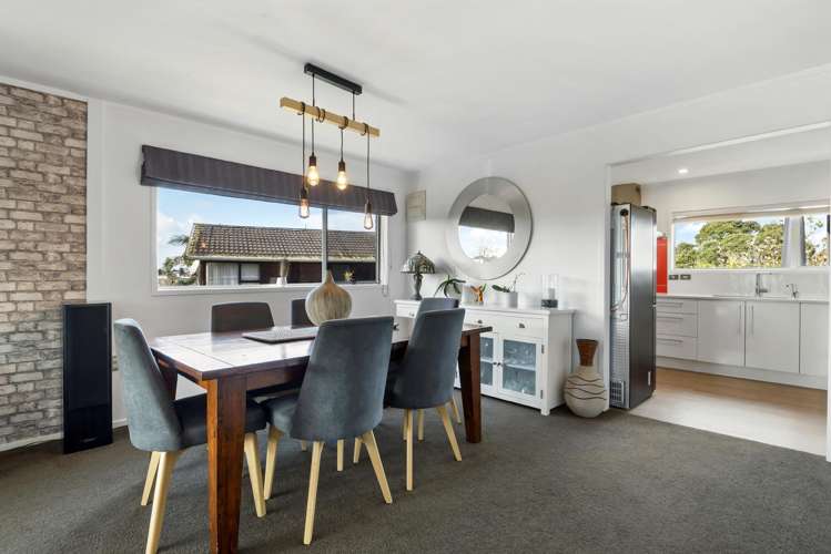 127 Oaktree Avenue Browns Bay_11