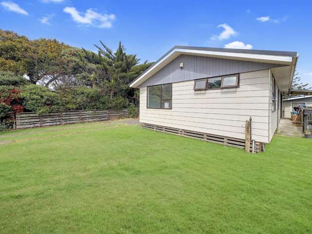 WAITARERE BEACH - 3 BEDROOM