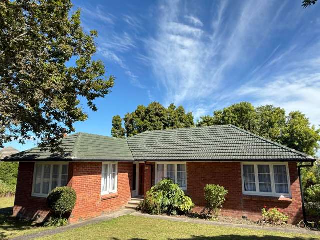 Private, Fully Furnished Brick & Tile Home wit...