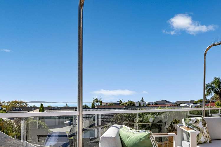 4 Dorrington Place Eastern Beach_36