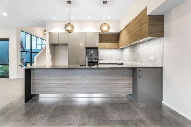 8 Gateway Avenue 1640_2