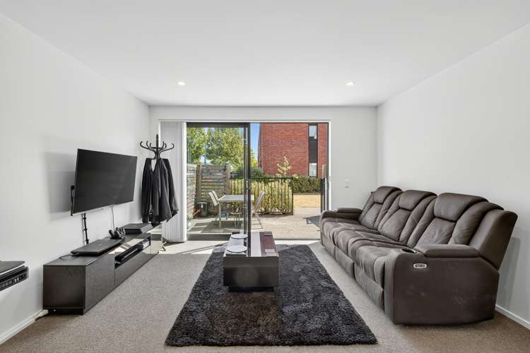 17/17 Warwick Street_1