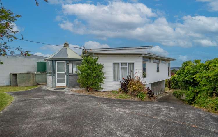 31 Roberts Road Matakatia_19