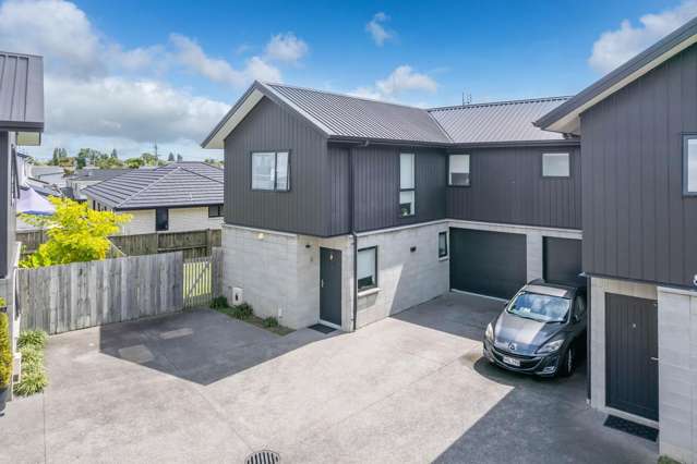 Stylish 2019 Build, Walk to Westfield