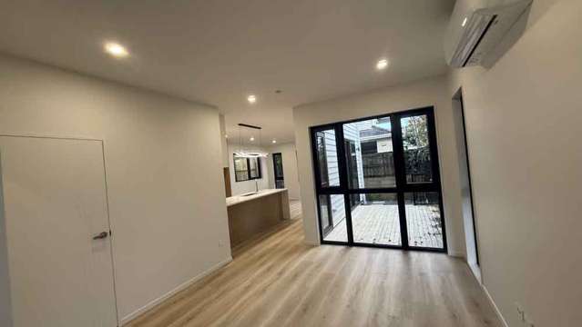 88F Bradbury Road Botany Downs_1