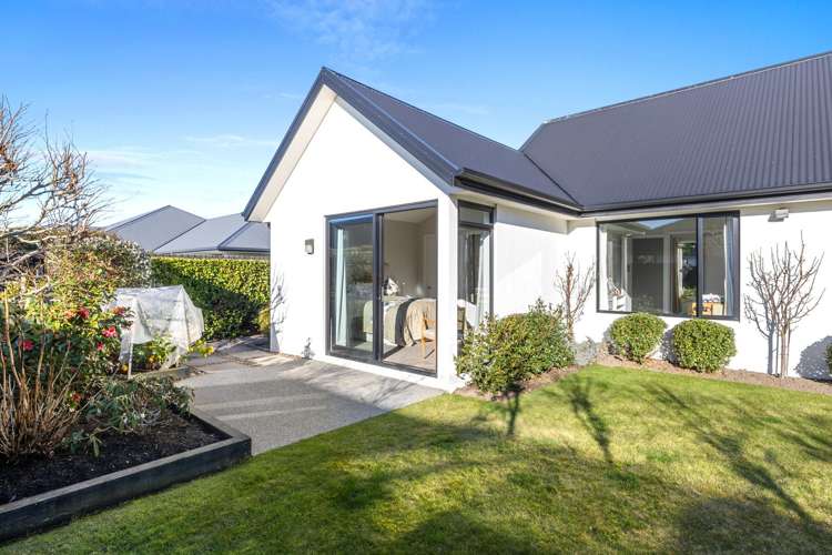 49 Vernon Drive Lincoln_22