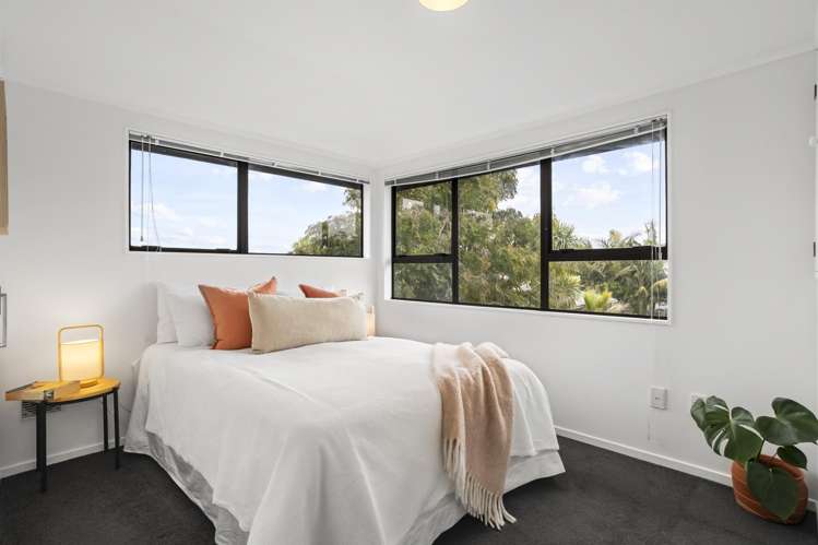 2/6 Newcastle Terrace Mount Albert_6