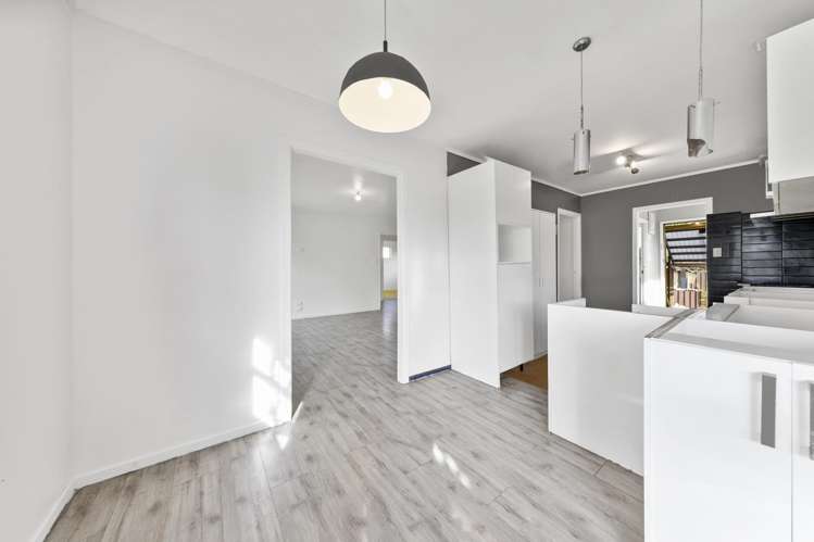 54 Sikkim Crescent Clover Park_11