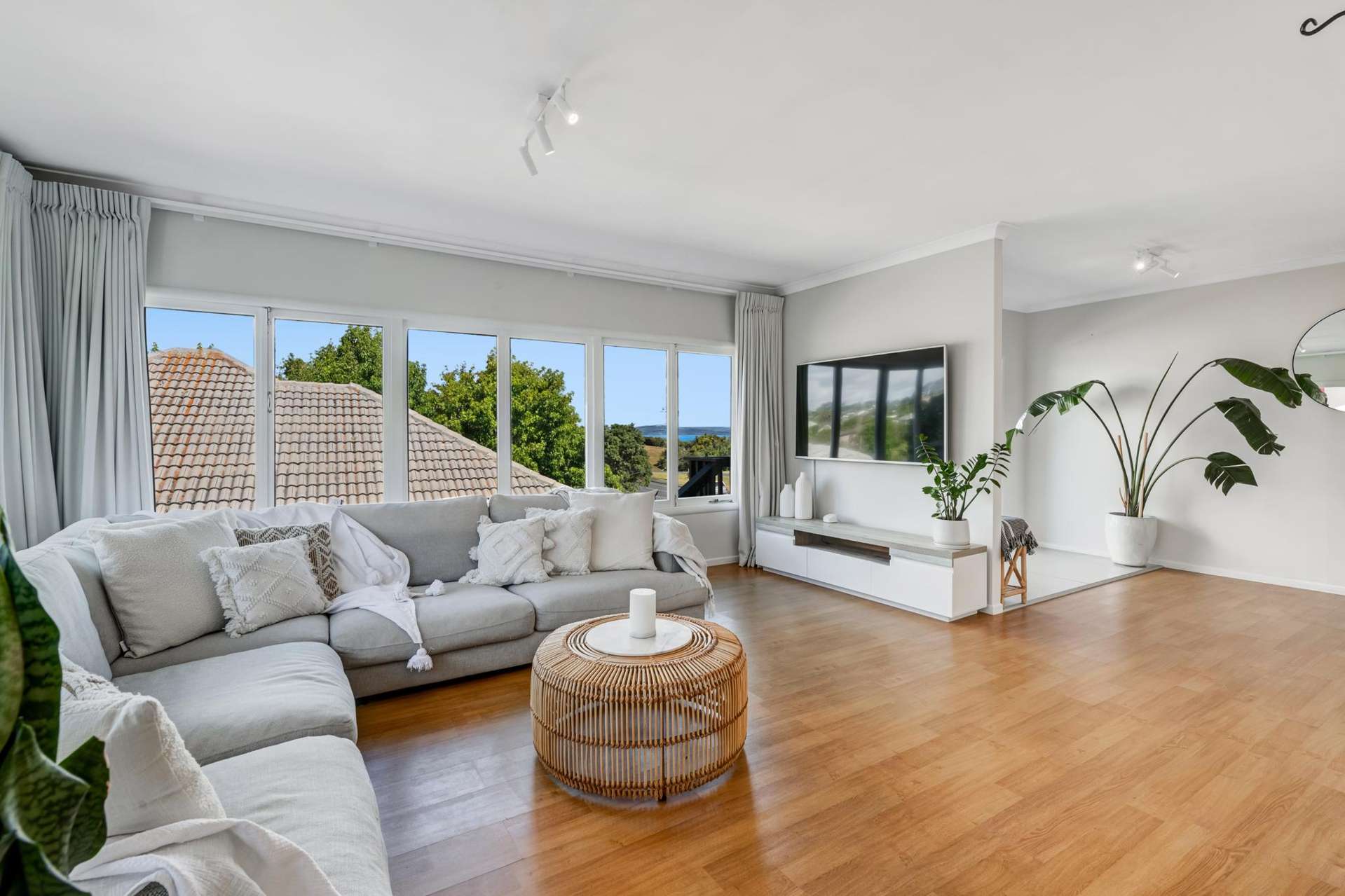 1287 Whangaparaoa Road Army Bay_0