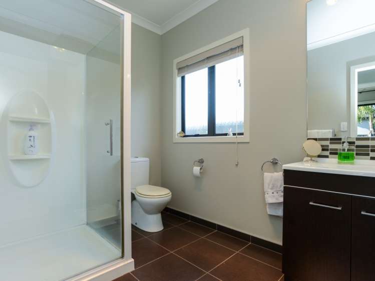 212 Nottingley Road Frimley_9