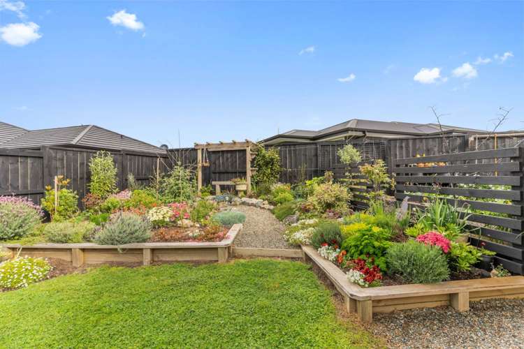 22 Olney Court One Tree Point_17