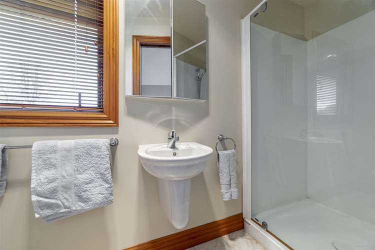 203 Athlone Drive Cambridge_9