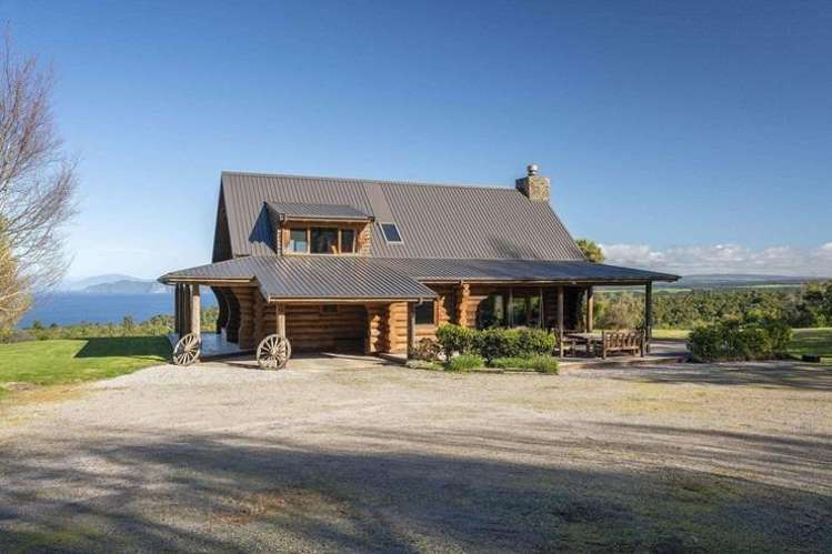 Helicopter pilot’s off-grid Taupō cabin draws international interest
