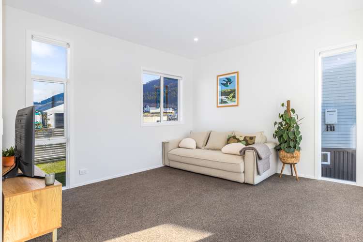 32 Hokioi Drive Porirua_4