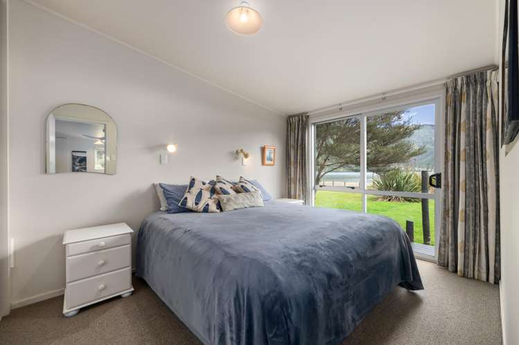 1755 Queen Charlotte Drive Queen Charlotte Sound_17