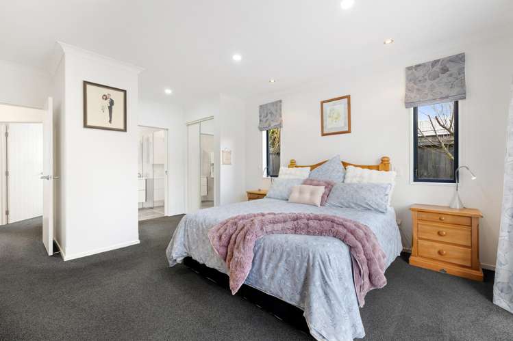 56 Broomfield Terrace Burwood_11