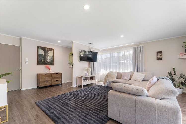 9 Vining Crescent Stoke_12