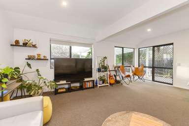2/1255 Dominion Road Extension_3