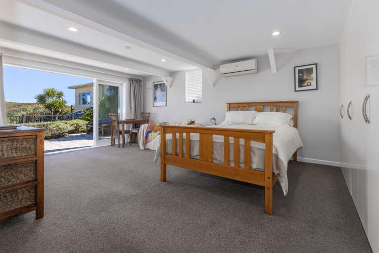 68a Mana Esplanade Paremata_16