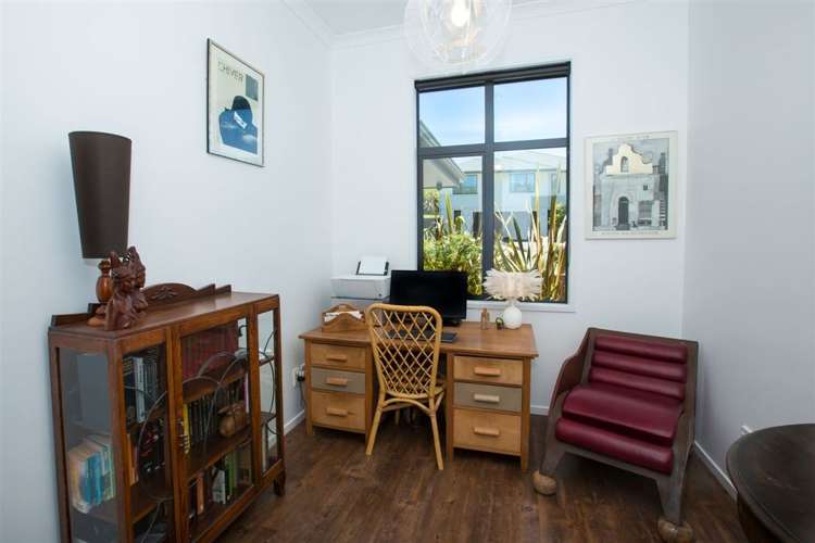 8 Tararua Close Aotea_17