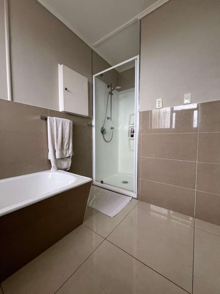 17 Bradbury Road Botany Downs_11